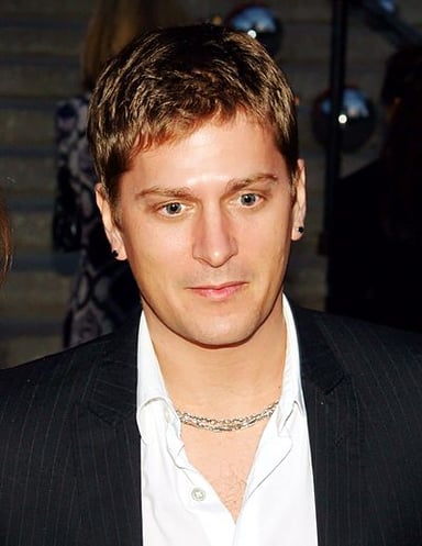 With which rock band is Rob Thomas the lead singer?