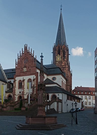 What local dialect is spoken in Aschaffenburg?