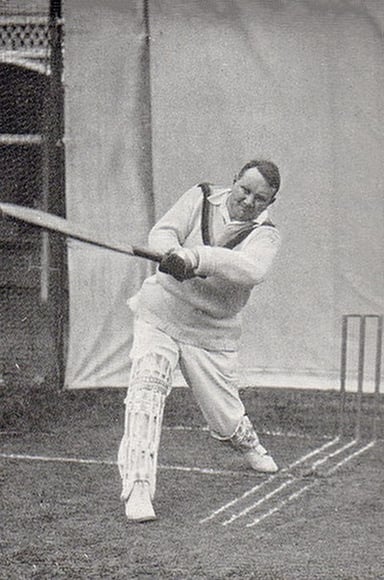 How many runs did Herbie Hewett score in the 1892 season?