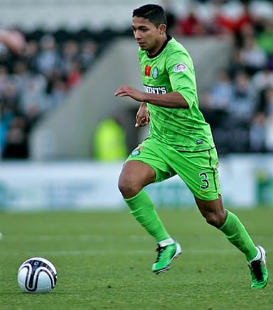 Before returning to Motagua, which Saudi Arabian club did Izaguirre play for?