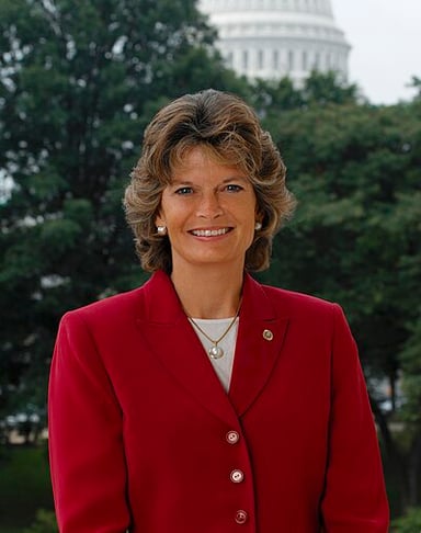 Which U.S. state does Lisa Murkowski represent as a senator?