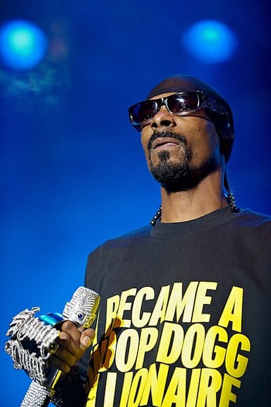 Which is a pseudonym of Snoop Dogg?