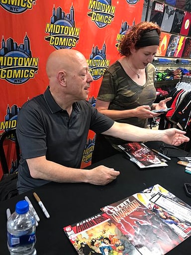 How many books of the Ultimate Marvel imprint did Bendis write?