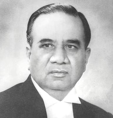 Who was the foreign minister under Suhrawardy's cabinet?
