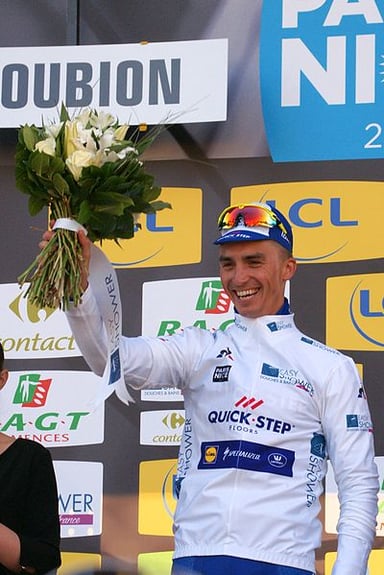 What is a notable feature of Alaphilippe's racing?