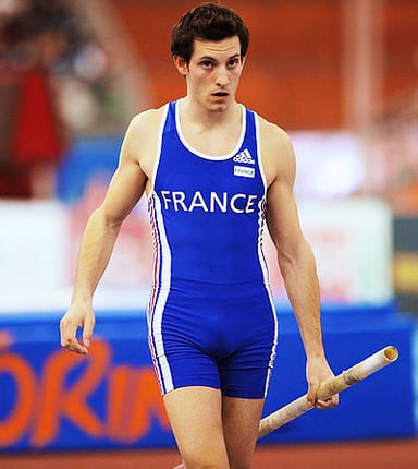 What is Lavillenie's outdoor pole vault record?