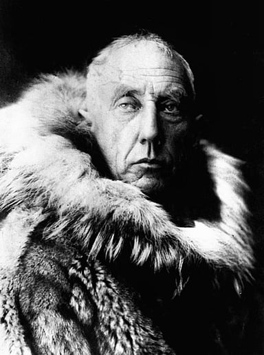 What was the name of the ice shelf where Amundsen's party set up supply depots?