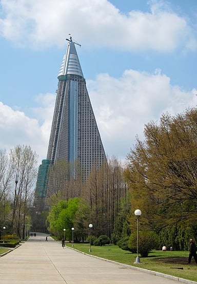 When was the exterior of the Ryugyong Hotel completed?