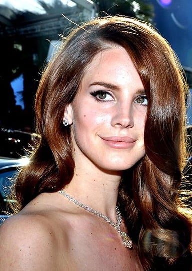 Which is a pseudonym of Lana Del Rey?