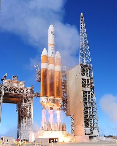 Who are the primary customers of ULA's launch services?