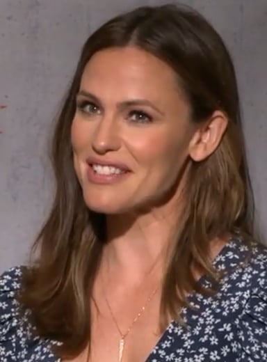 Apart from acting, what other profession does Jennifer Garner have?