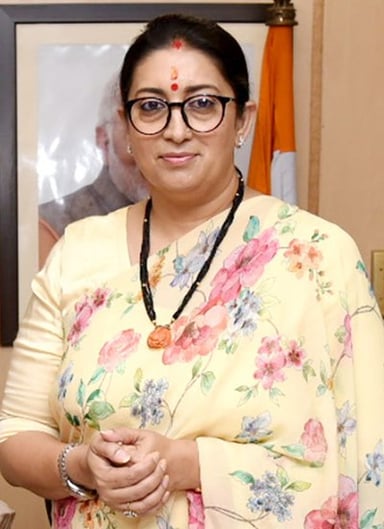 In 2019, Smriti Irani defeated a member of which political party in the Amethi constituency?