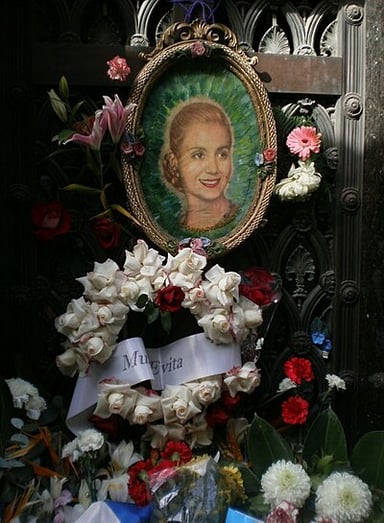 What was the cause of Eva Perón's death?