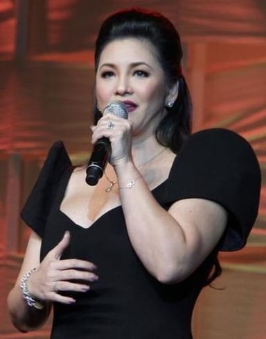 What role did Regine Velasquez play in the anthology series Maalaala Mo Kaya that earned her a Star Award for Best Actress?
