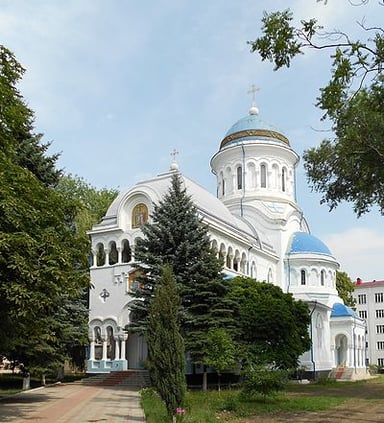 Which Moldovan university has a branch in Bălți?