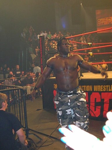Who did R-Truth team up within WWF?
