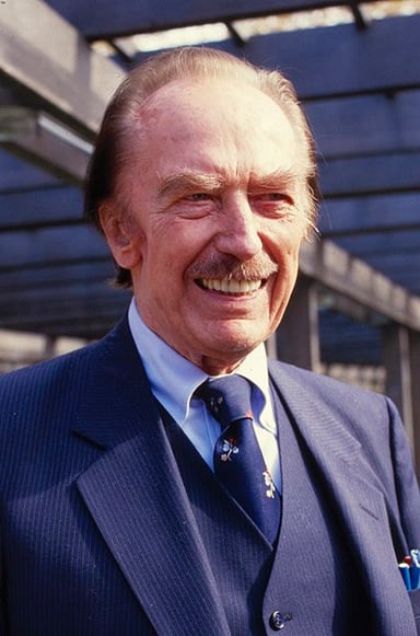 What did Fred Trump primarily build for the U.S. Navy?