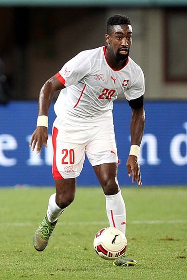 Which club did Johan Djourou play for before retiring?