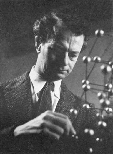 In which year was Linus Pauling born?