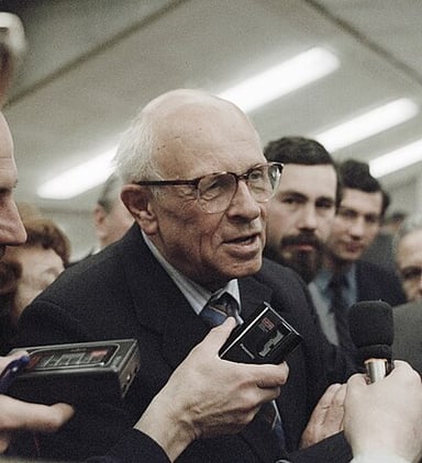 Which award did Andrei Sakharov receive in 1989?