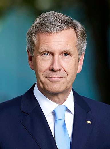 What languages can Christian Wulff speak?