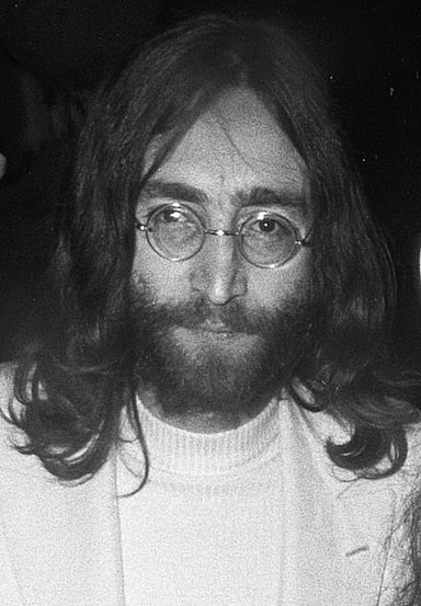 How many children does John Lennon have?