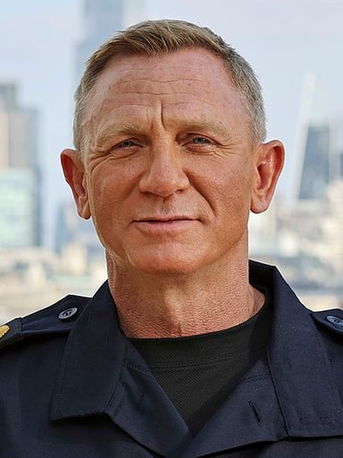 What honor did Daniel Craig receive in 2021?