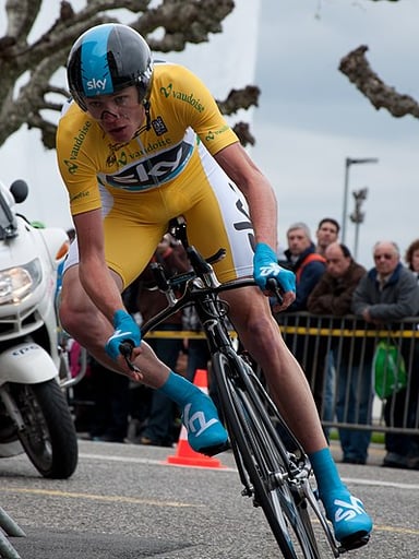 In which year did Chris Froome retire from the Tour de France due to multiple crashes?