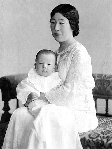 In addition to [url class="tippy_vc" href="#42911952"]Daijō Tennō[/url] and [url class="tippy_vc" href="#624732"]Emperor Of Japan[/url], what other title does Akihito hold?