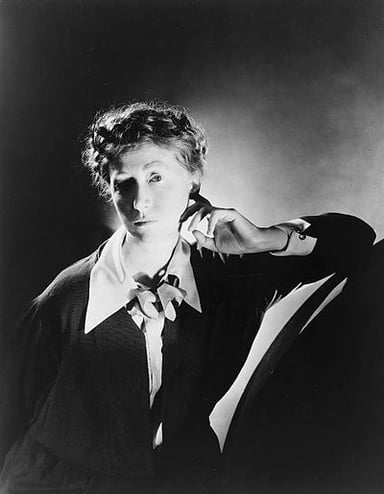 When was Marianne Moore born?