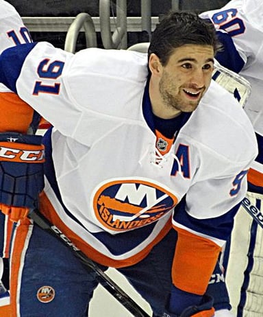 As of 2021, how many seasons did Tavares spend with the New York Islanders?