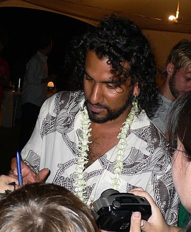 What character did Naveen Andrews portray in Mighty Joe Young?