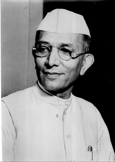 What was Morarji Desai's policy towards the Indo-Pakistani war of 1971?