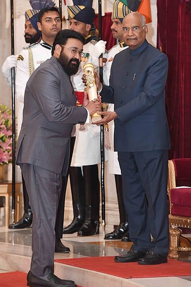In which year did Mohanlal receive the Padma Shri award?