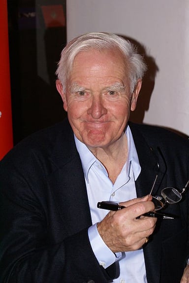 Which nationality was le Carré's grandparent, allowing him later in life to take out Irish citizenship?