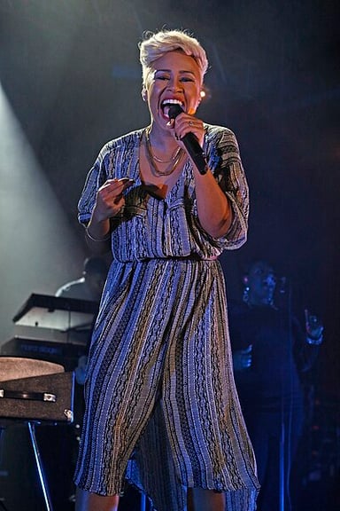 Which major event did Emeli Sandé perform at besides the London Olympics?