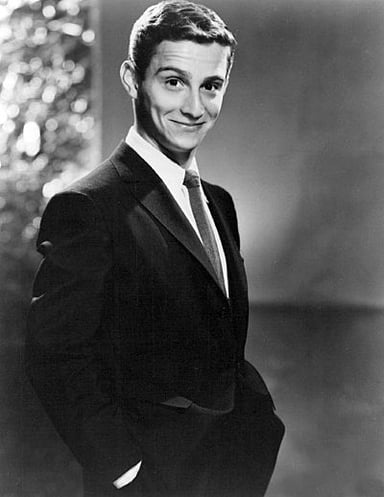 Which award did Joel Grey win for his role in Cabaret?