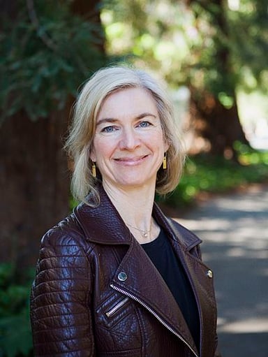 Jennifer Doudna received an award in 2000 for her research on the structure of what?