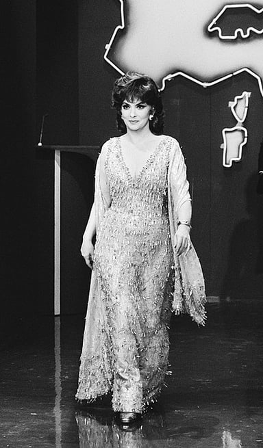 What are Gina Lollobrigida's most famous occupations?[br](Select 2 answers)