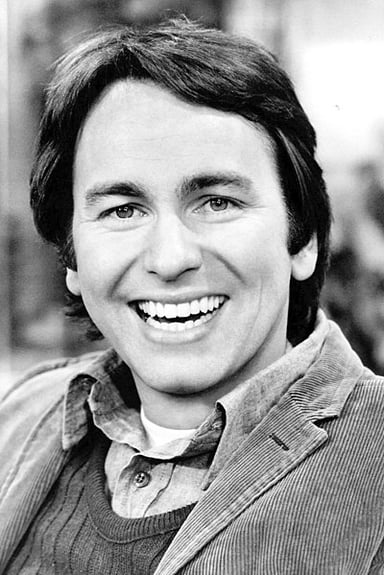 In which year did John Ritter start his career as the title character on Clifford the Big Red Dog?
