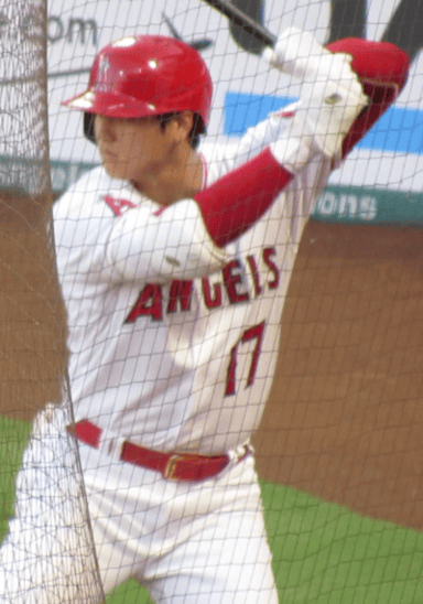 In which MLB season did Shohei Ohtani become the first player to qualify for both the hitting and pitching leaderboards?