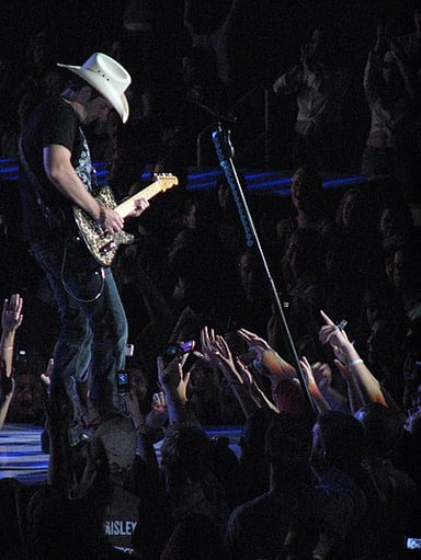 What record label is Brad Paisley signed to?