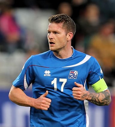 What is Aron Gunnarsson's birthplace?
