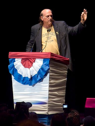 Which wrestling organization inducted Jesse Ventura into their Hall of Fame in 2004?