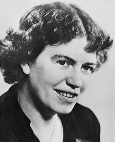 What association did Margaret Mead serve as president for in 1975?