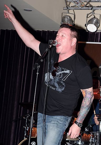 How many albums did Smash Mouth release while Steve Harwell was the lead vocalist?