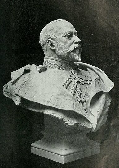 Which country did Edward VII help to improve relations with during his reign?