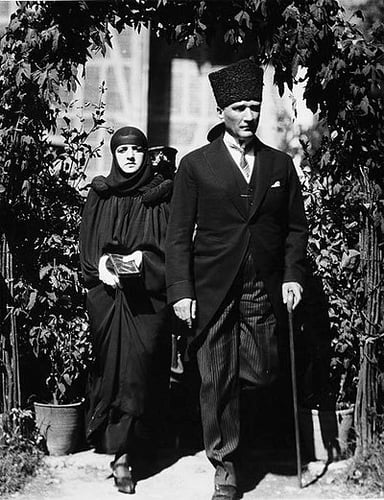 In 1918 Mustafa Kemal Atatürk received the 1st Class Order Of The Crown. Which other award did Mustafa Kemal Atatürk receive in 1918?
