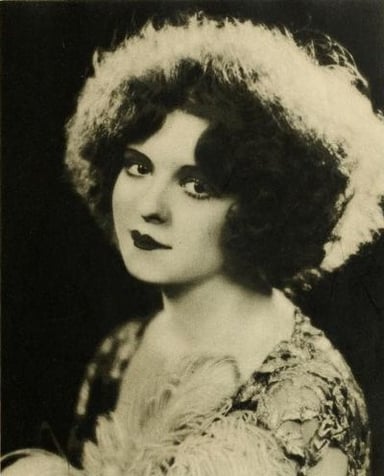 What best describes Clara Bow's life after Hollywood?
