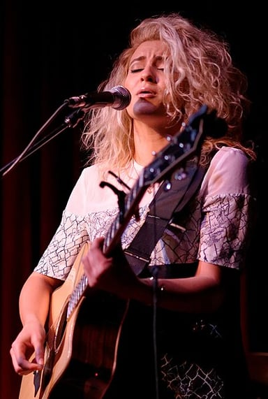 What is Tori Kelly's middle name?